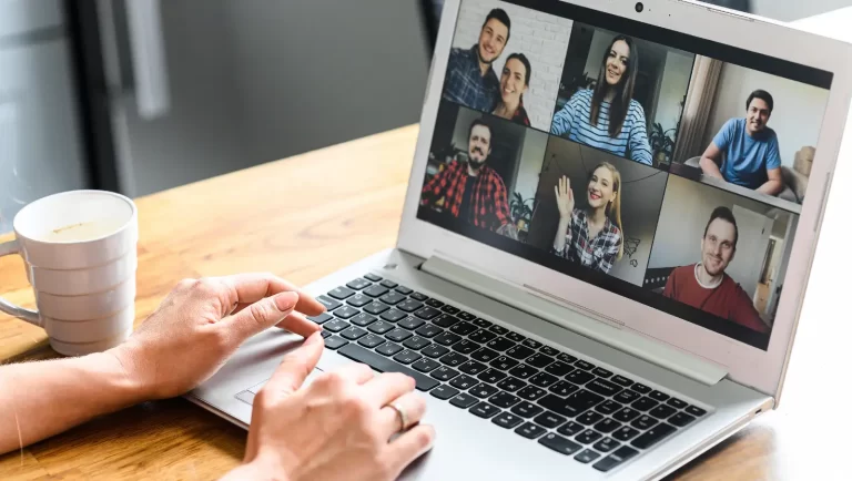 Serviços de Transcrição para Analistas que Produzem Relatórios com Base em Reuniões Gravadas